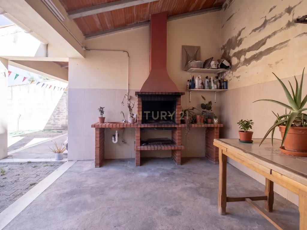 Moradia de arquitetura moderna no Juncal-Porto de Mós - Image 38
