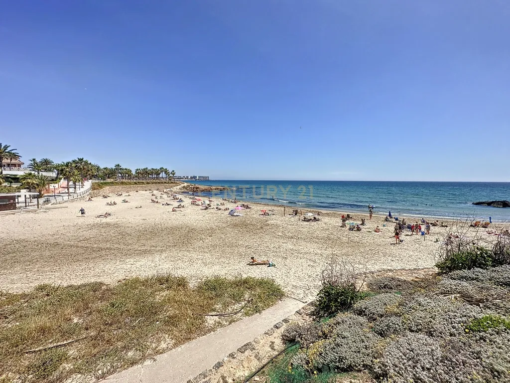🏡 Apartamento em aluguer de longa duração com 2 quartos e pátio em Cabo Punta de Tarifa – Orihuela Costa 🌊☀️ - Image 21