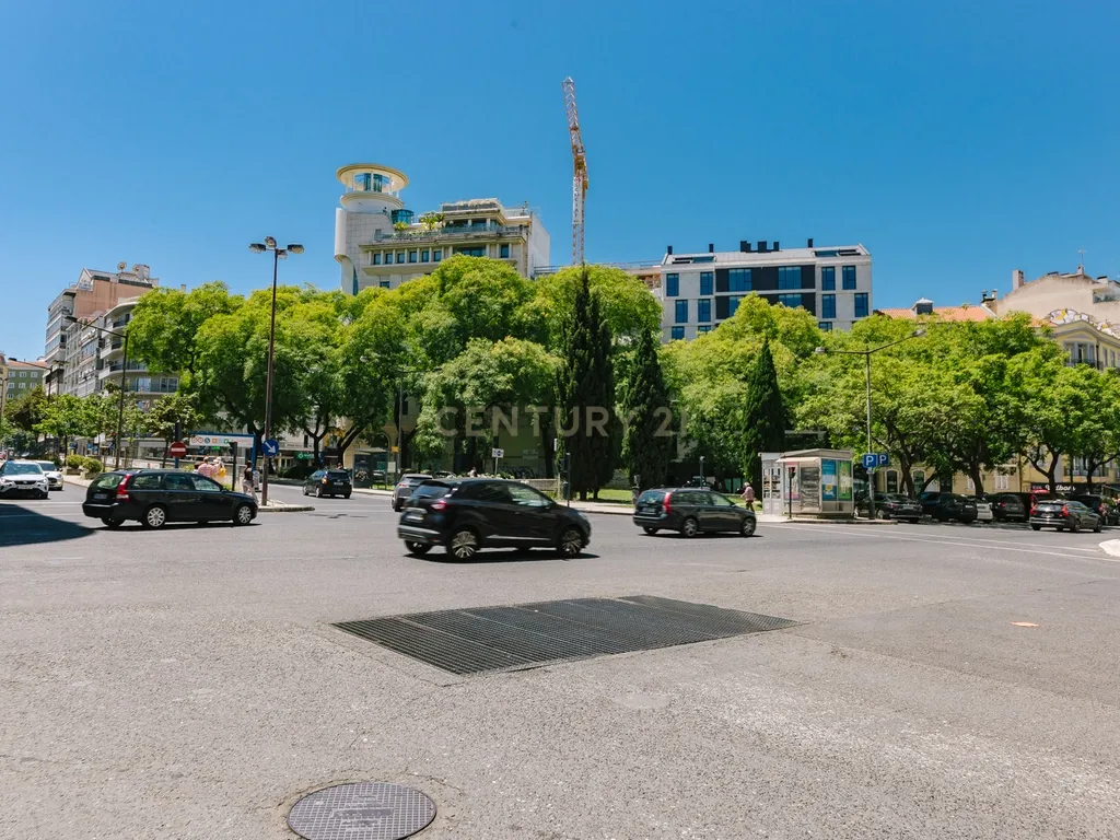 Excelente apartamento T2 em Avenidas Novas, Lisboa - Image 34