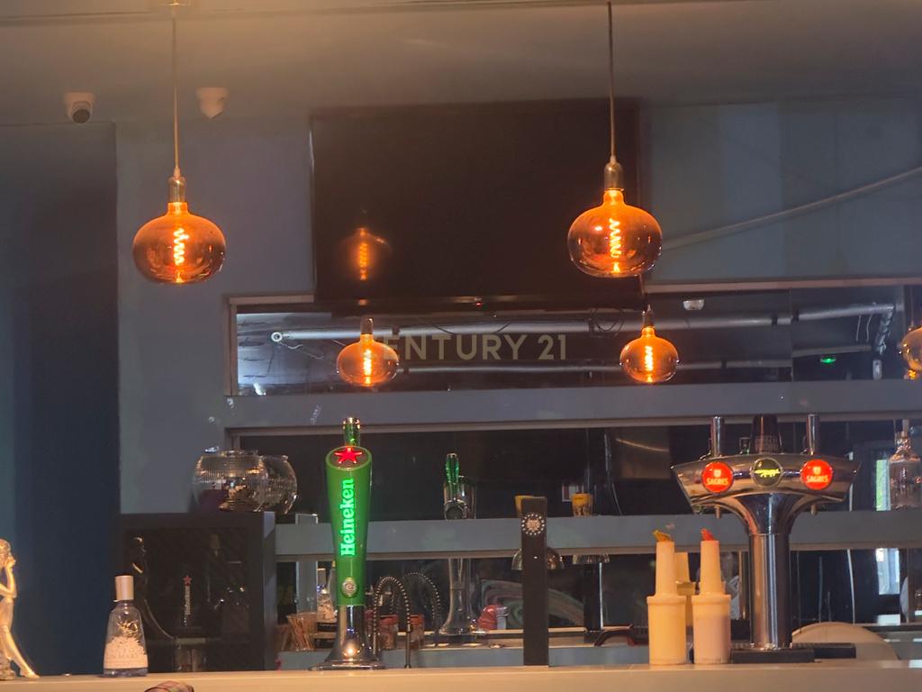 Largo de Santos | Espaço Comercial / Bar / Cafetaria — Sem Trespasse e Pronto a Abrir - Image 21
