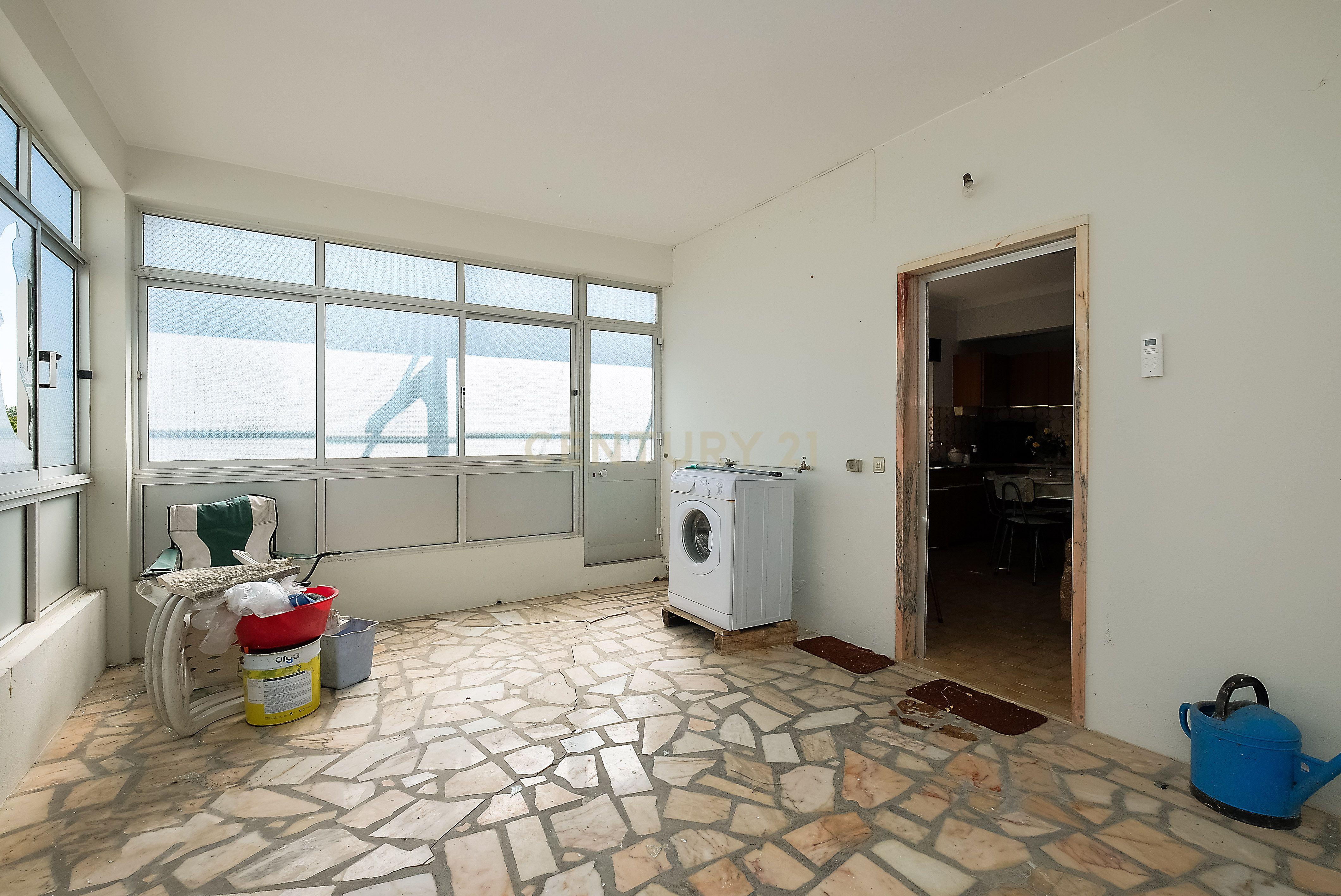 Fotografia 9 de Moradia Bifamiliar c/ terreno urbanizável de 10.500 m² – Ourém (EN113)