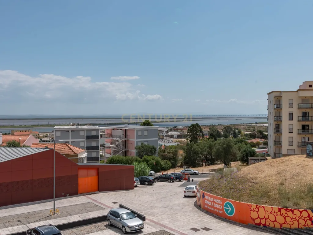 T3 com vista rio, box para 4 carros | Póvoa de Santa Iria - Image 27