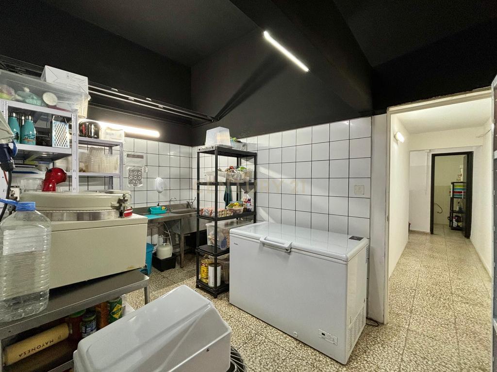  - Image 21