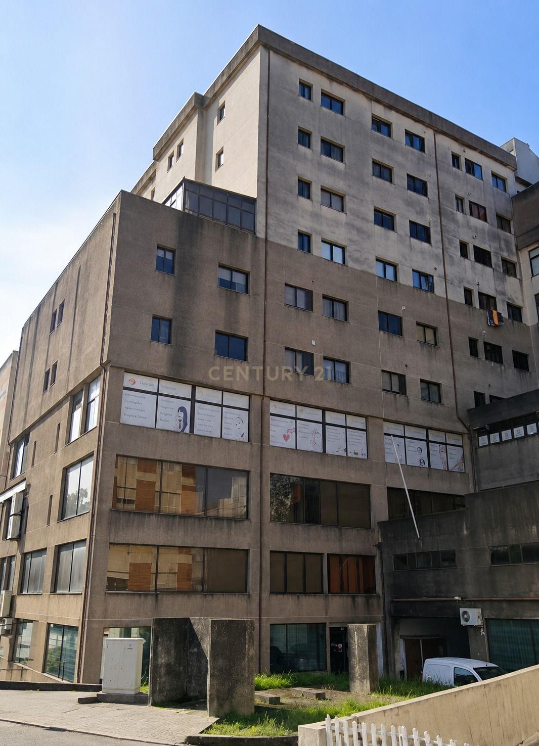 Fotografia 12 de Imóvel afeto a serviços c/ 592 m2 em S. Cosme, Gondomar
