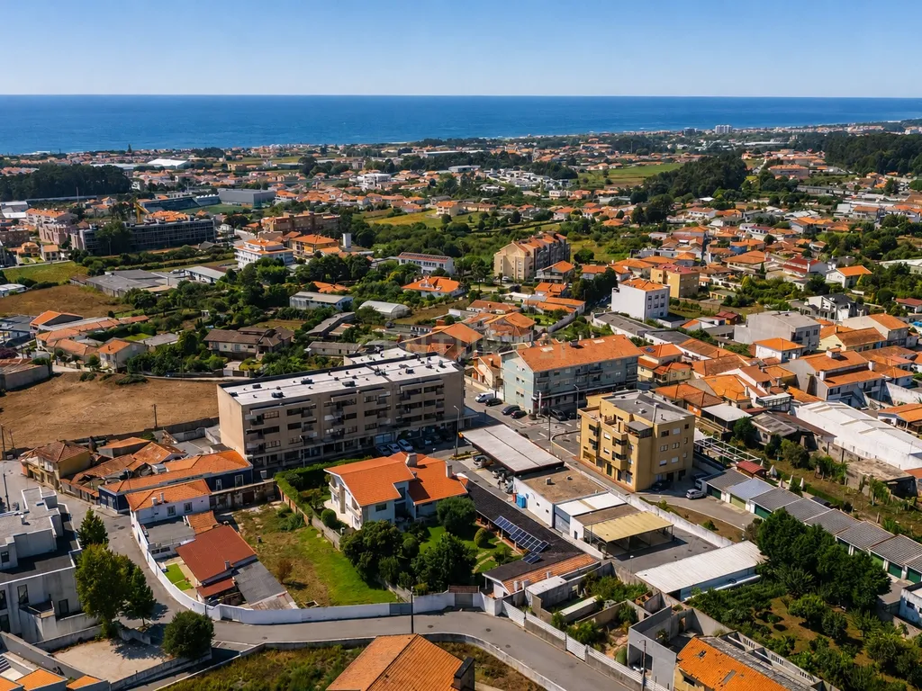 Apartamento T3 com Terraço, Vista Mar e Garagem Box em Arcozelo – Vila Nova de Gaia - Image 35