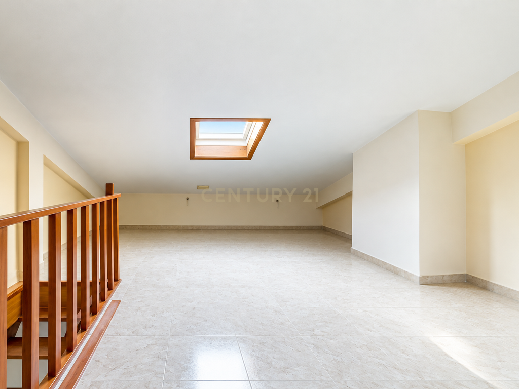 Moradia em Banda T3+1 com quintal e garagem em Zona Tranquila – Bacelos de Gaio, Seixal - Image 24