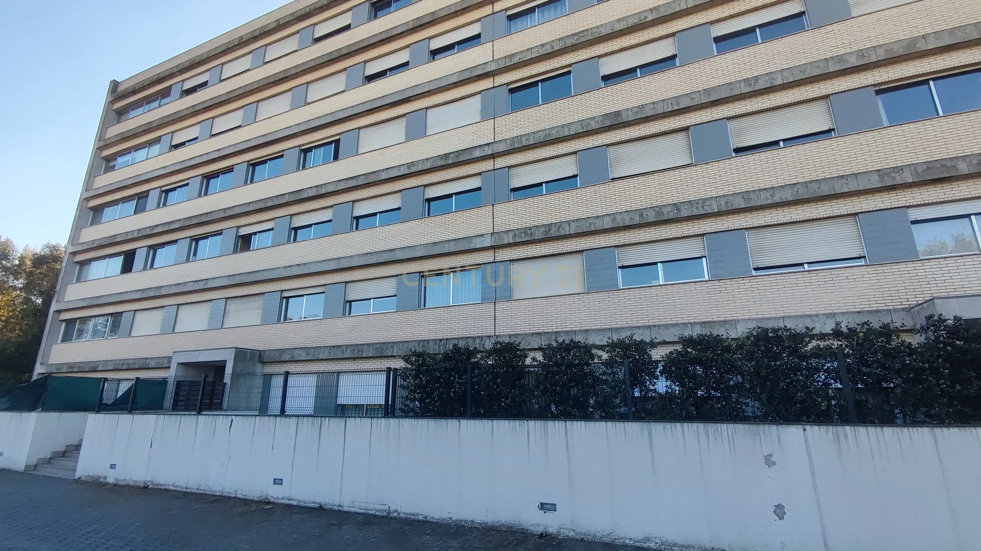 Apartamento T2 com Terraço e Garagem, Maia (Ao Aeroporto) - Image 16