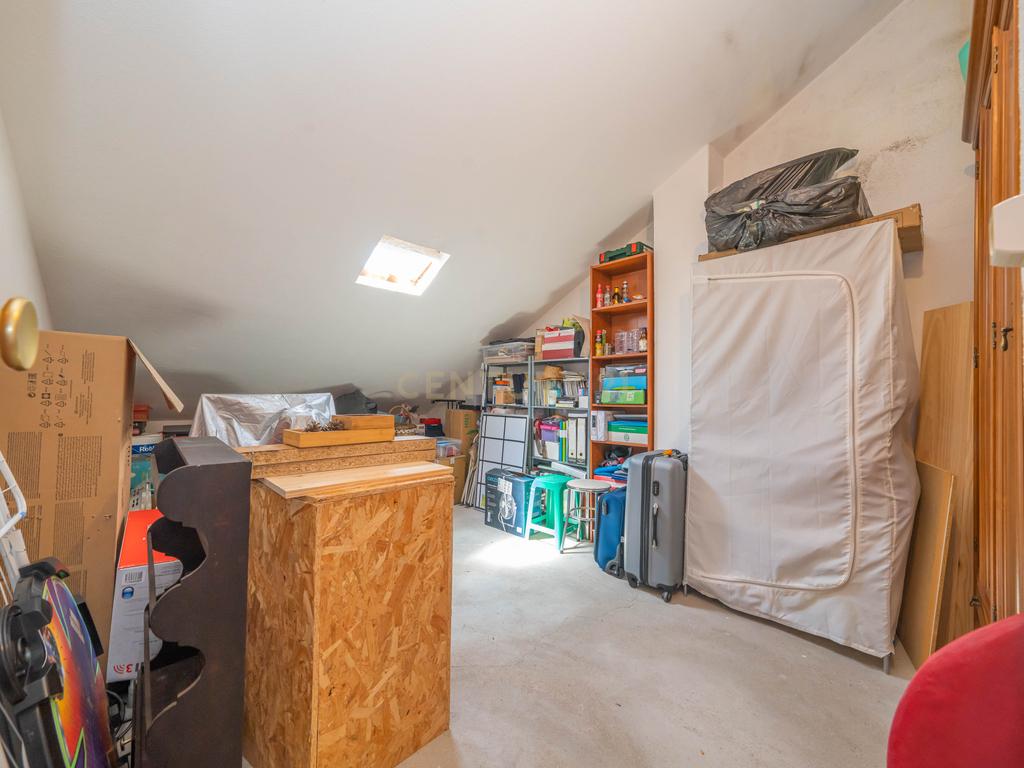 Apartamento T2, com Parqueamento e Arrecadação, em Caneças - Image 23