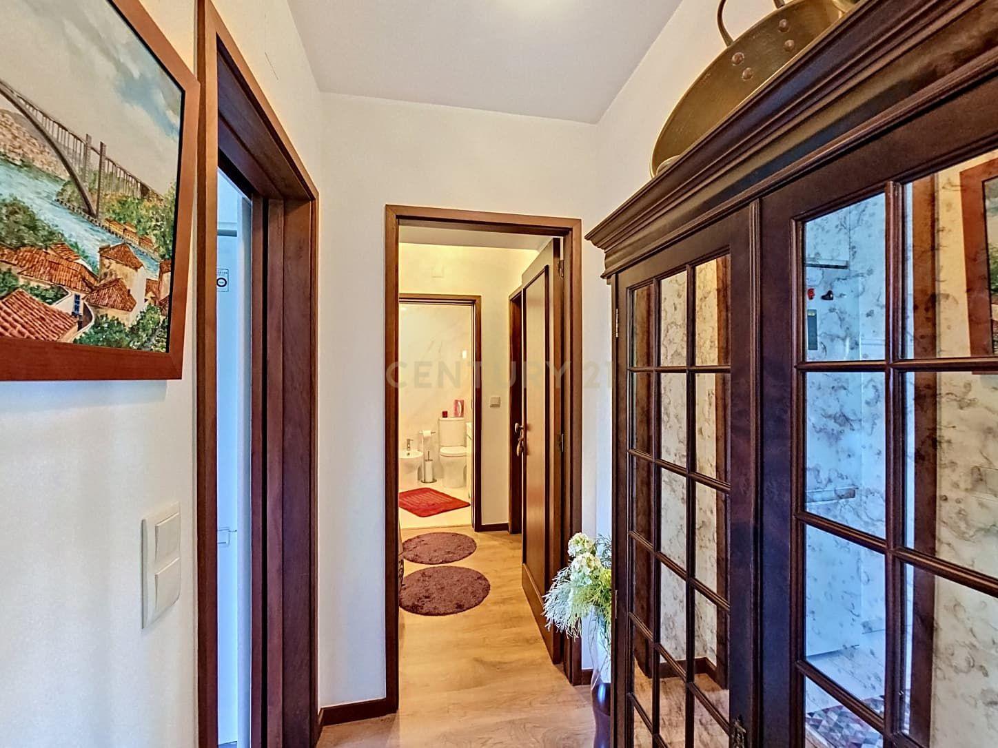 Fotografia 11 de Apartamento T1 no Bonfim, Porto - Localização Central e Conforto