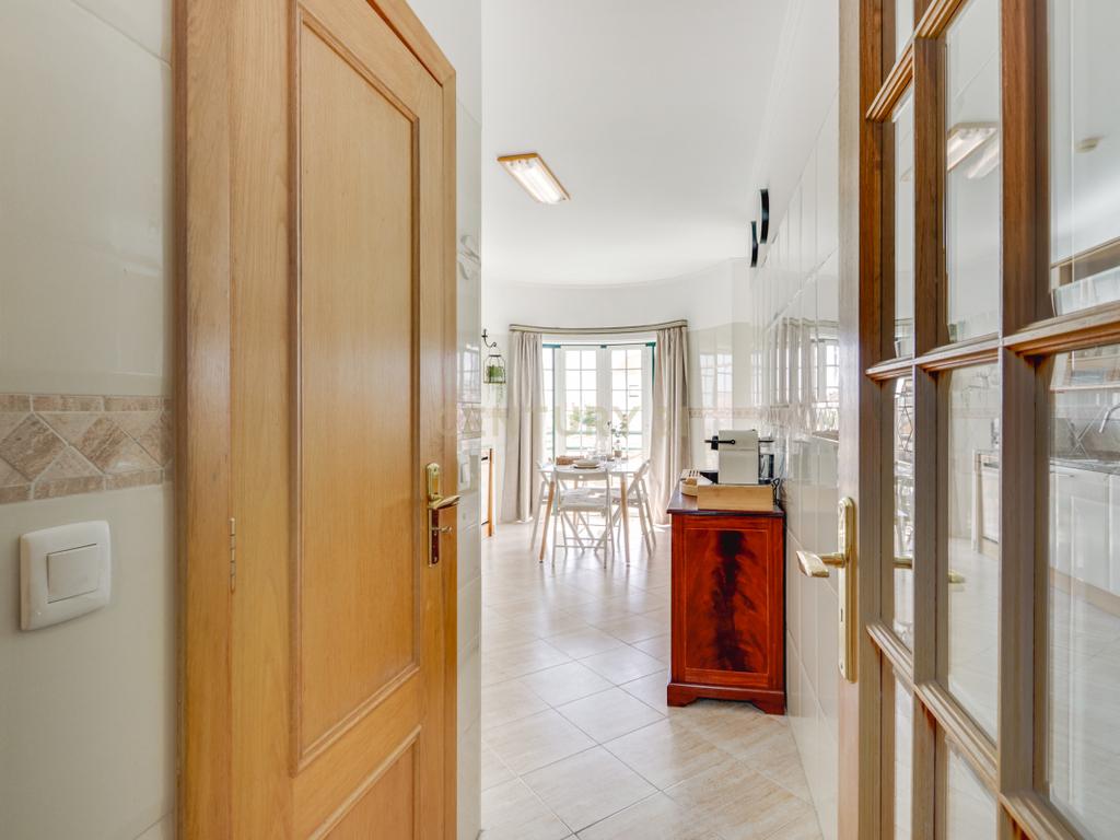 Apartamento T3 no Montijo | 143m2 área bruta útil | 2 garagens e elevador - Image 17