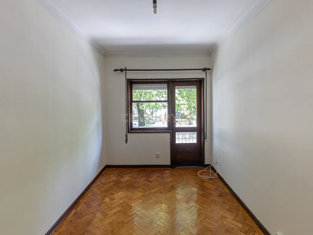 Andar Moradia T5 – Antas, Avenida Fernão de Magalhães – Porto - Image 23