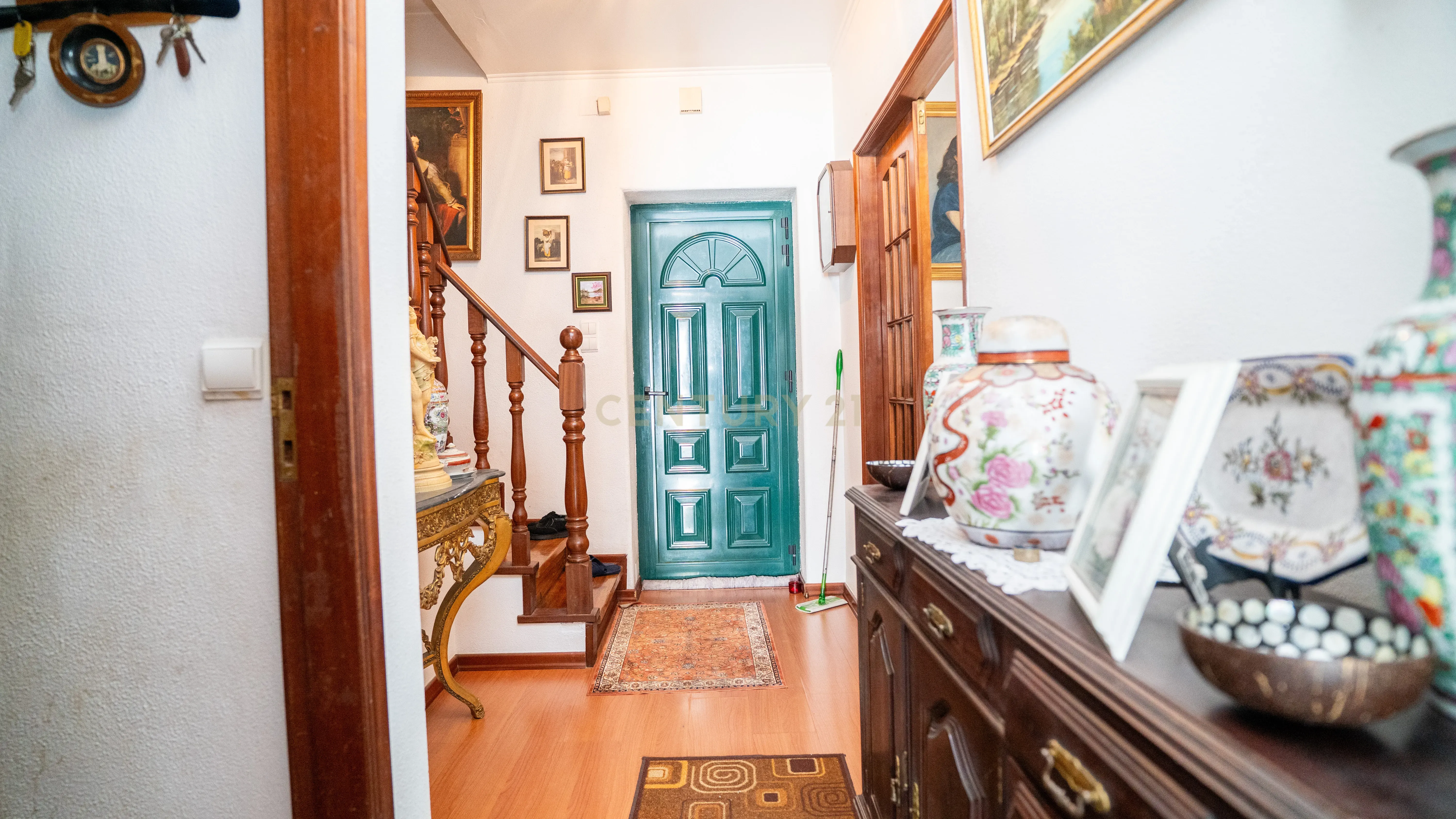 Moradia T3 – Caselas - Restelo - Image 2