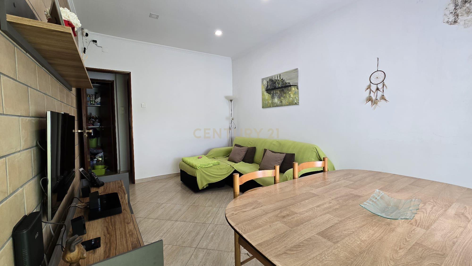 Apartamento T2 no Centro de Corroios – Excelente Localização! - Image 5