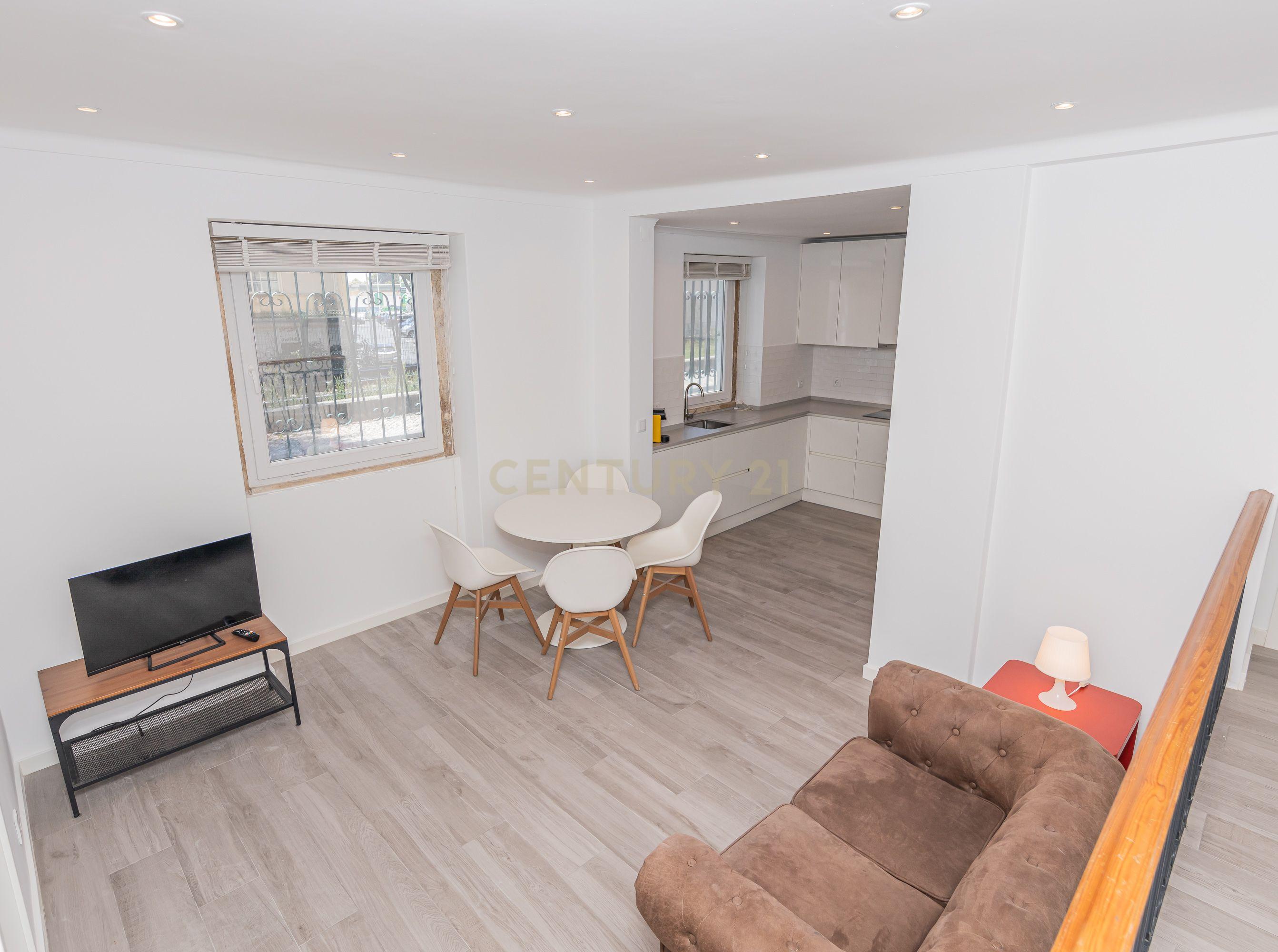 Fotografia 4 de Apartamento T3 em Paço de Arcos – Excelente Localização