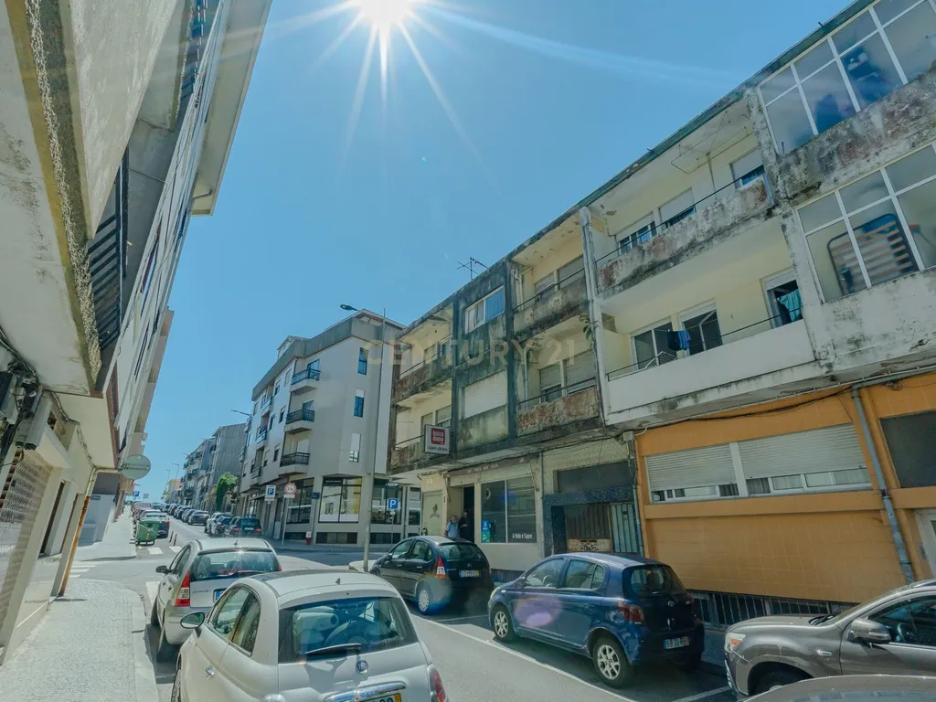 PRÉDIO EM PROPRIEDADE TOTAL Junto ao Jardim do Morro | Vila Nova de Gaia - Image 3