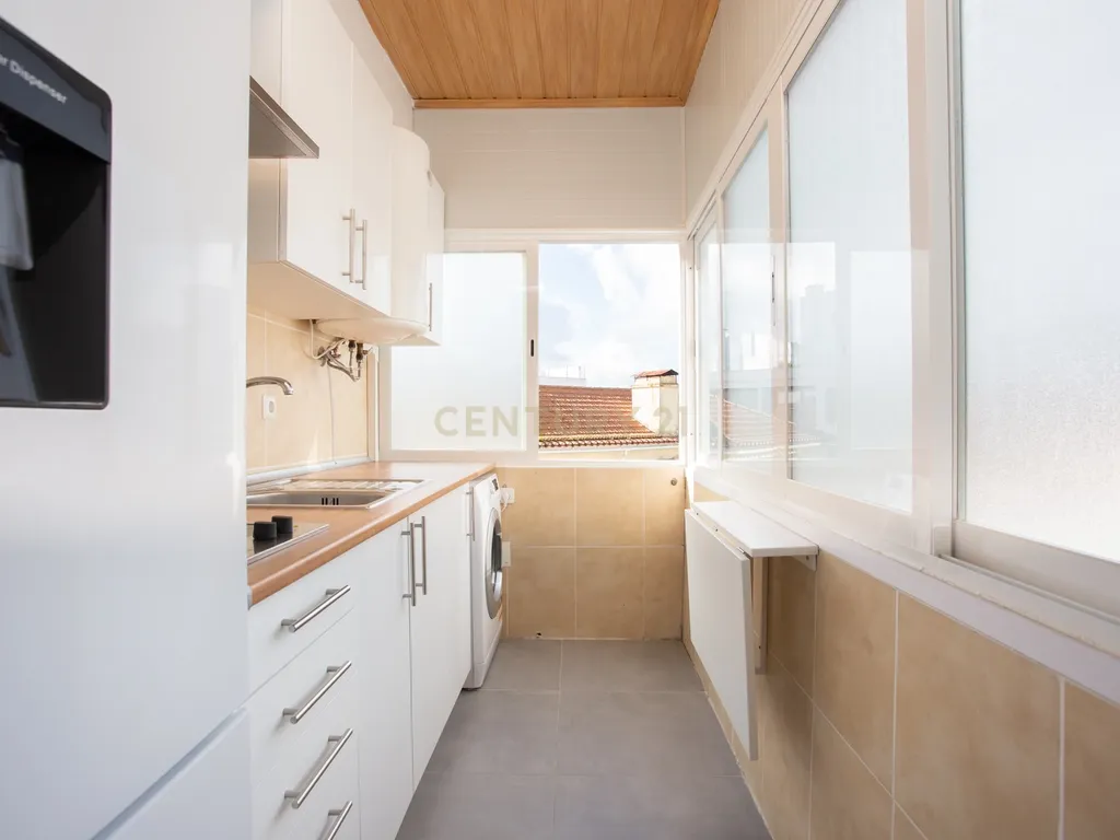 Apartamento T1 para arrendamento em Queijas - Image 1