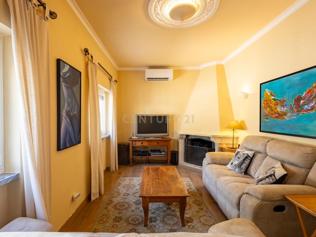 🏡 Moradia Isolada com piscina – Quinta do Conde - Image 5
