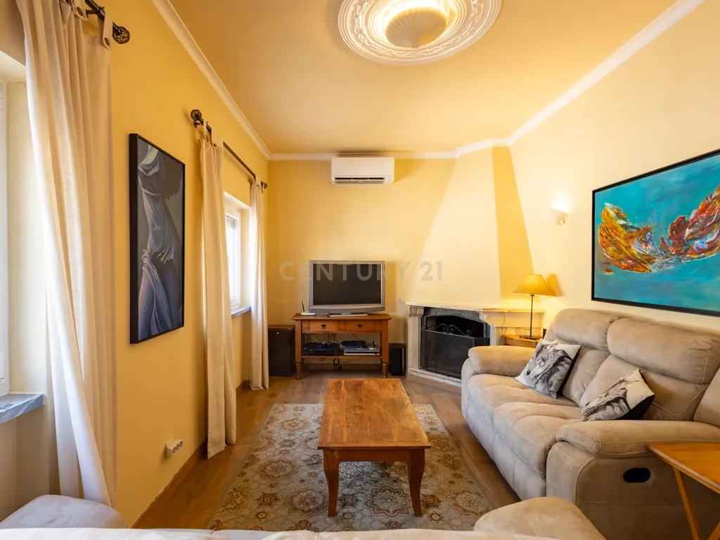 🏡 Moradia Isolada com piscina – Quinta do Conde - Image 5