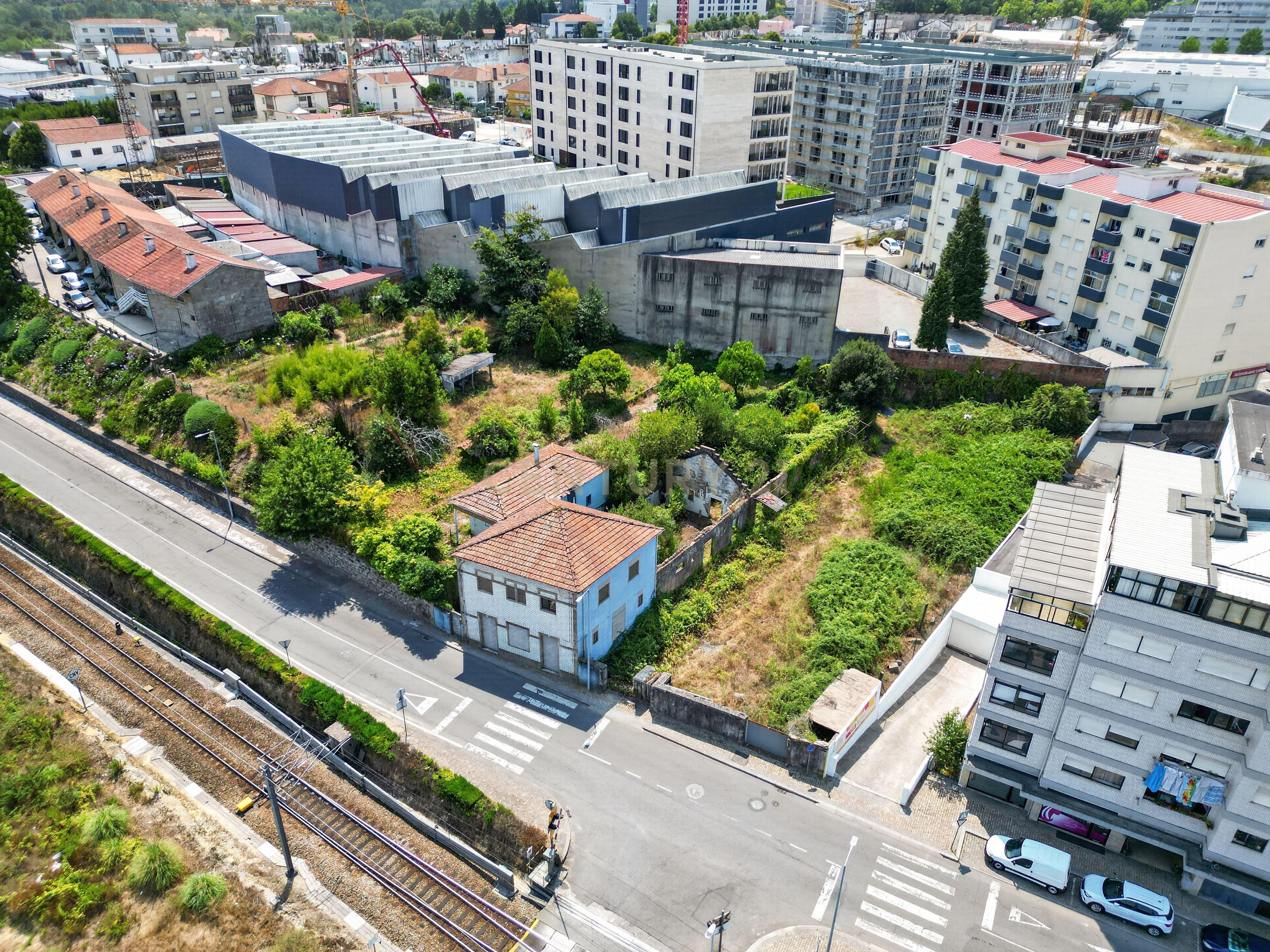 Fotografia 6 de Moradia com terreno para construção em altura em Arcozelo, Barcelos