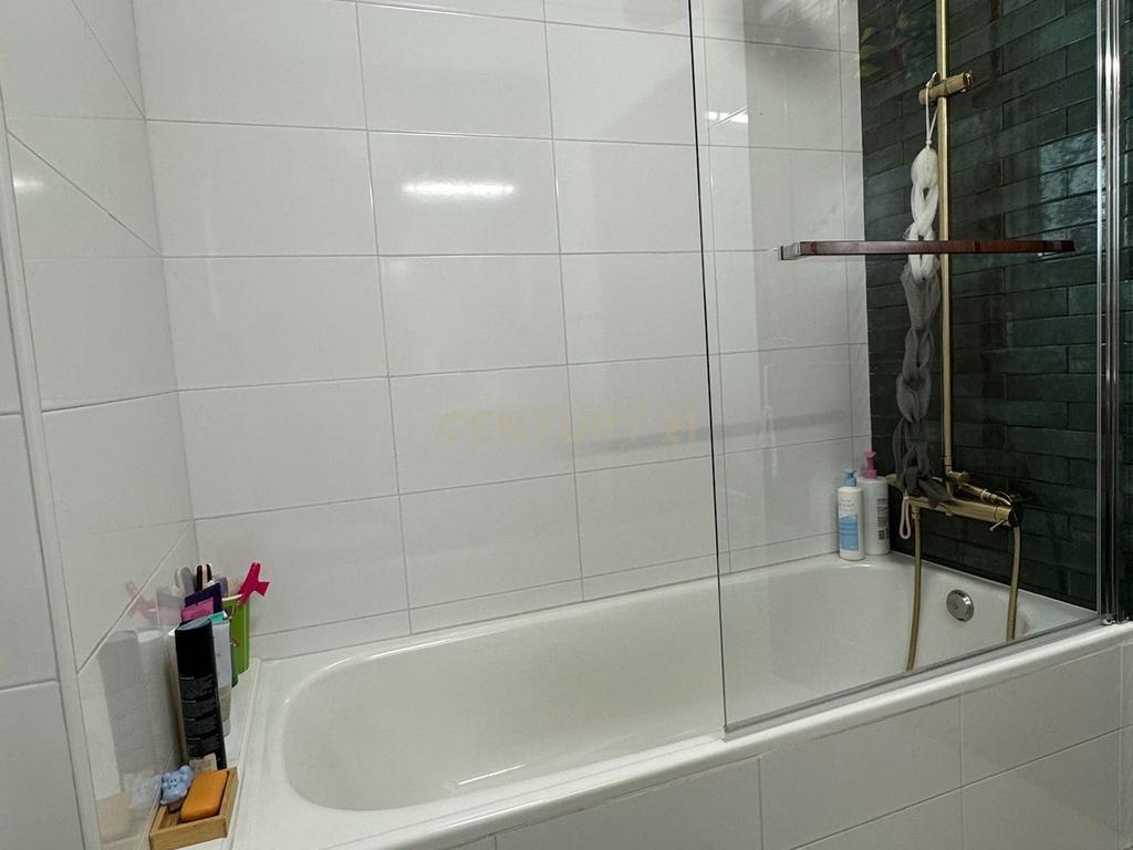 Apartamento T3 em Coimbra com Luz Natural e Acessibilidade - Image 7