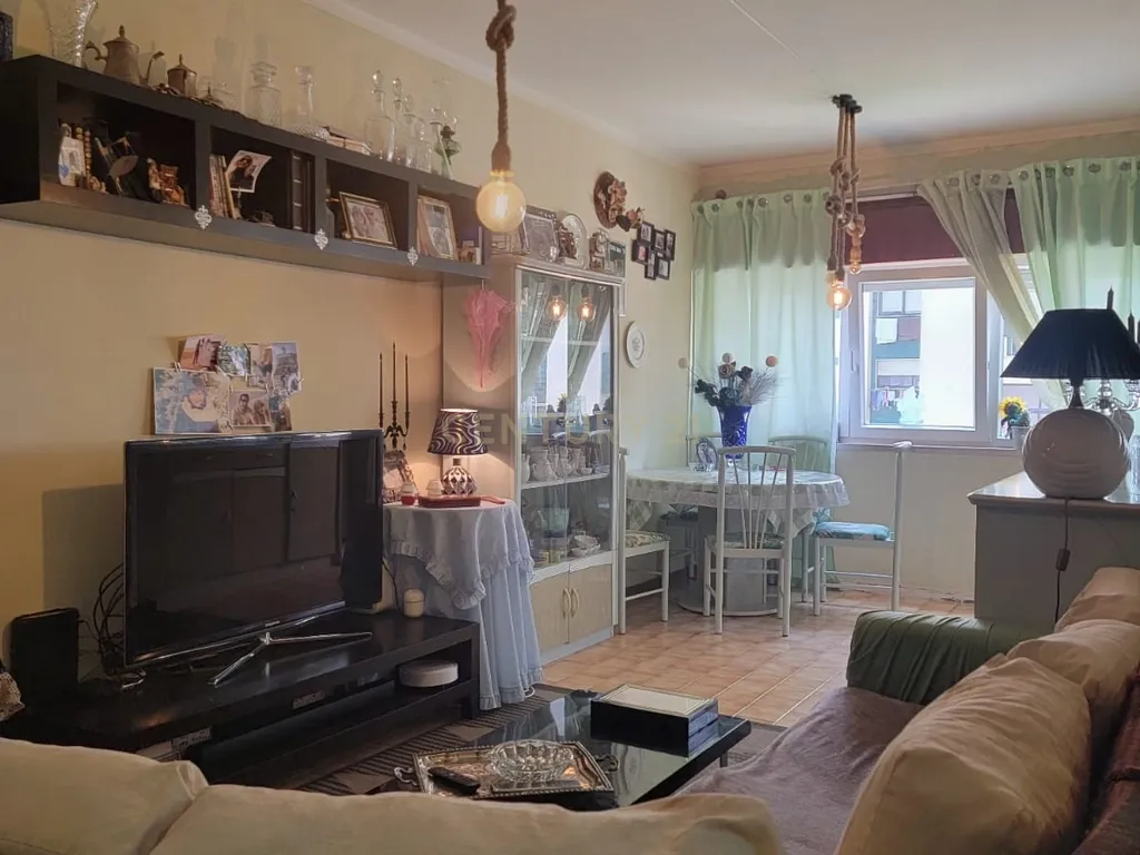 A 15 Minutos de Lisboa e das Praias: Descubra Este T3 com suíte e duas varandas em São Marcos - Image 2