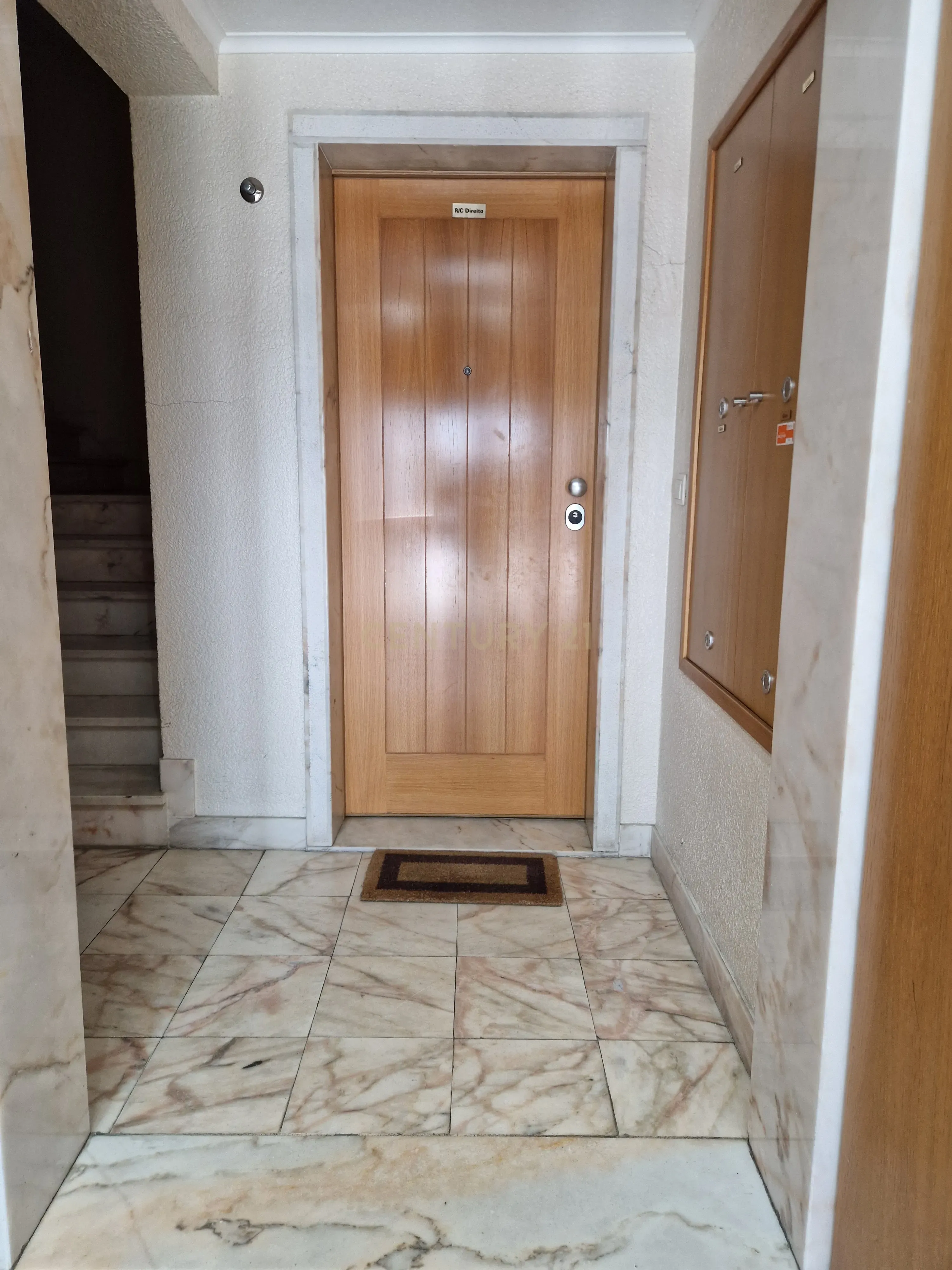 Apartamento T2 em Montijo com Garagem e Boa Exposição Solar - Image 24