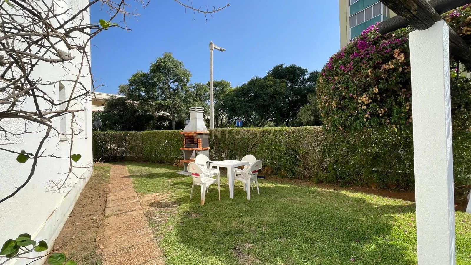Fotografia 4 de T2+1 em Vilamoura | Totalmente Renovado (2025) | Luxo e Piscina a Minutos da Marina
