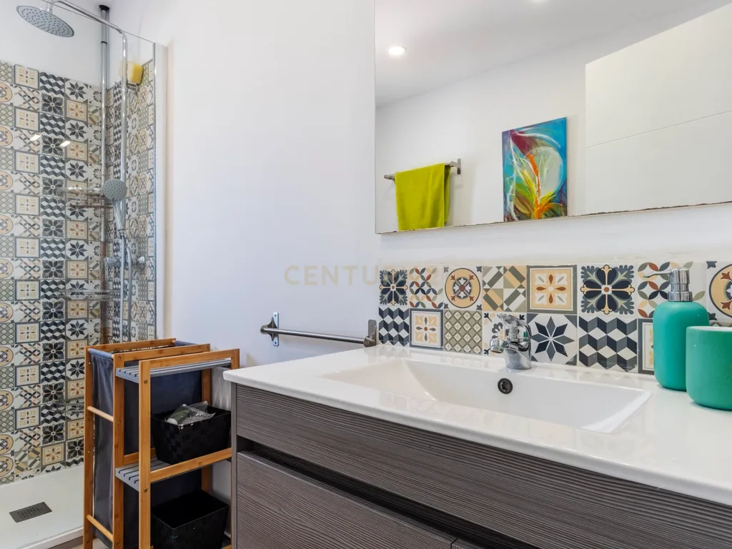 Moradia T4 como nova com piscina na Marisol em Lote de 500m² - Image 103