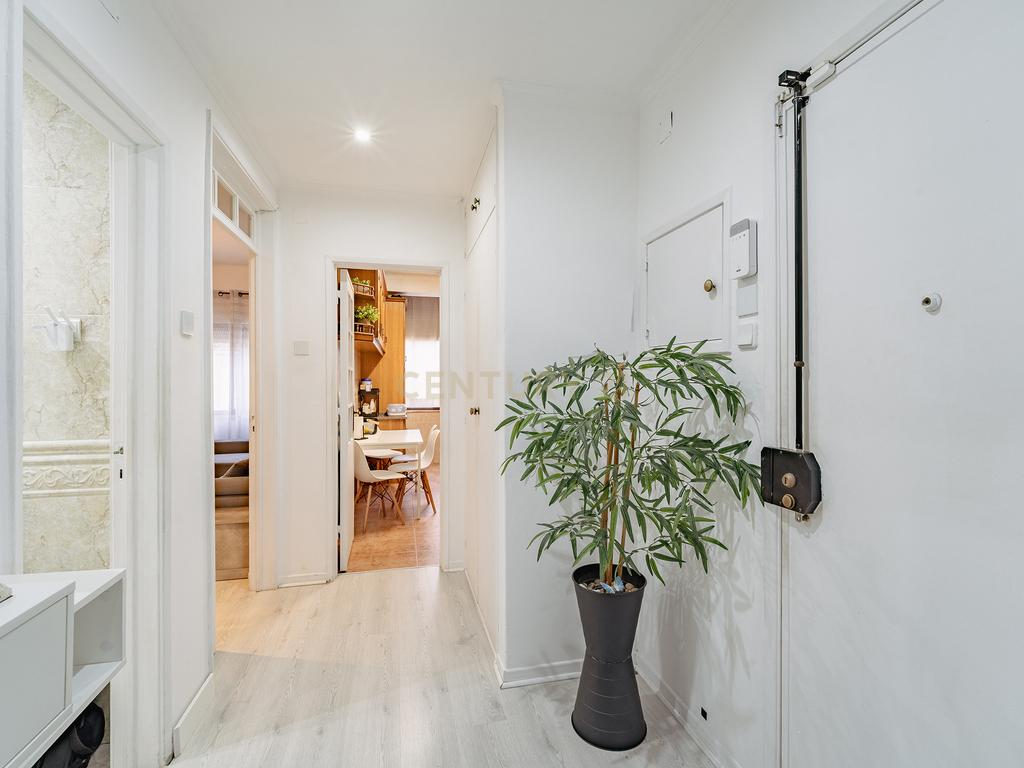 Apartamento semi-Renovado T2 em Seixal, Setúbal - 270.000€ - Image 5