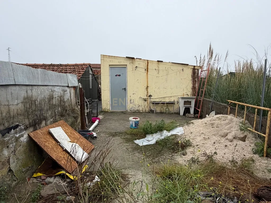 Moradia em Valadares para Restauro ou Reconstrução - Image 4