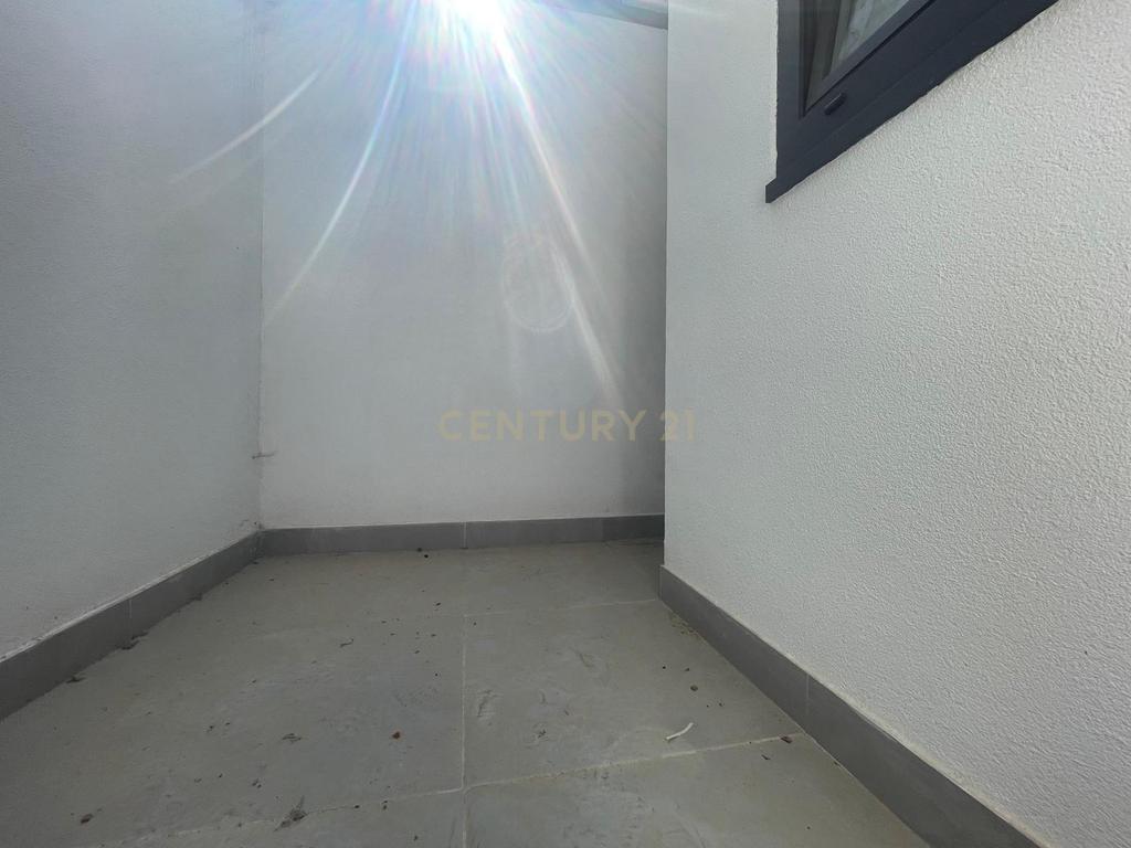 Moradia com 3 quartos em frente ao Hospital São João - Image 7