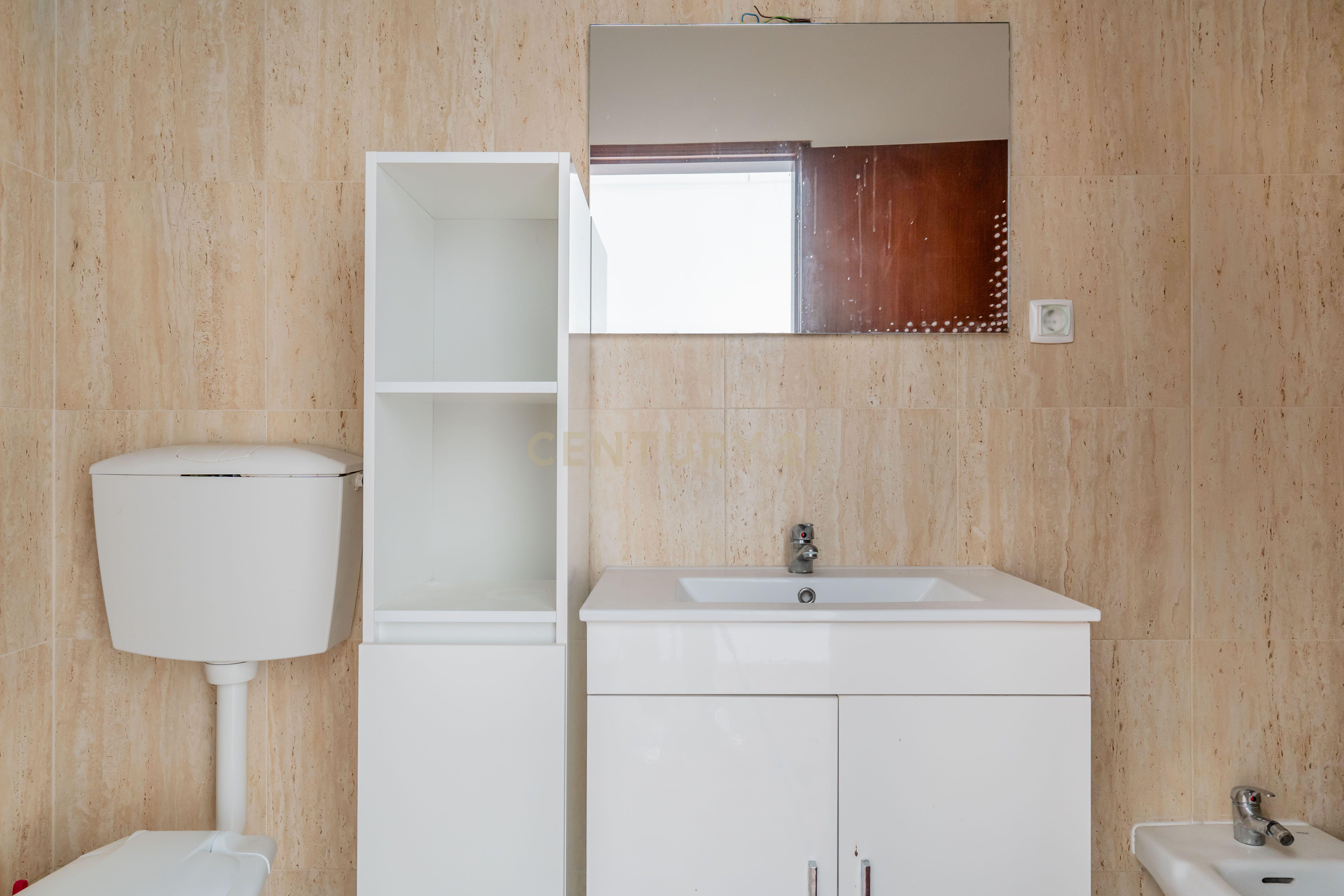 Fotografia 8 de Prédio Comercial no Centro de Portimão com Potencial para 3 Apartamentos