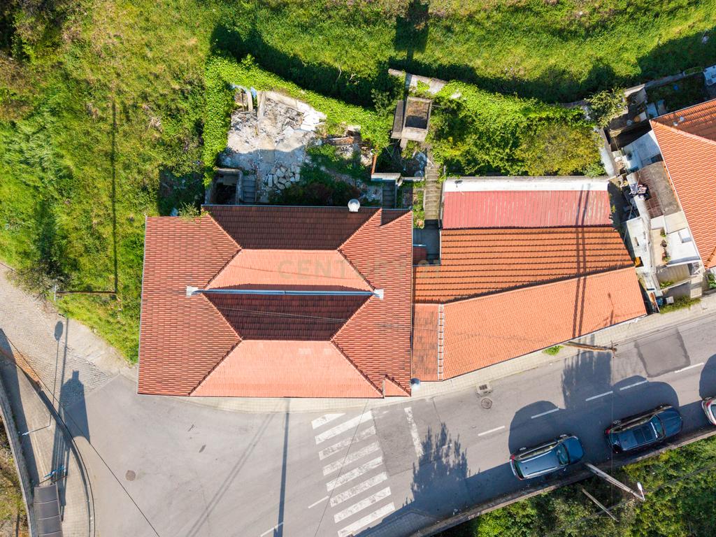 Moradia T3 com Espaço Comercial | São Pedro da Cova (Adega Azul) - Image 36
