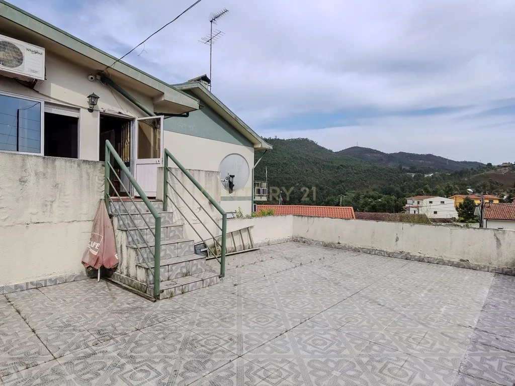 Moradia Bifamiliar T3+T3 em São Pedro da cova – Espaço, Tranquilidade e Conforto - Image 29