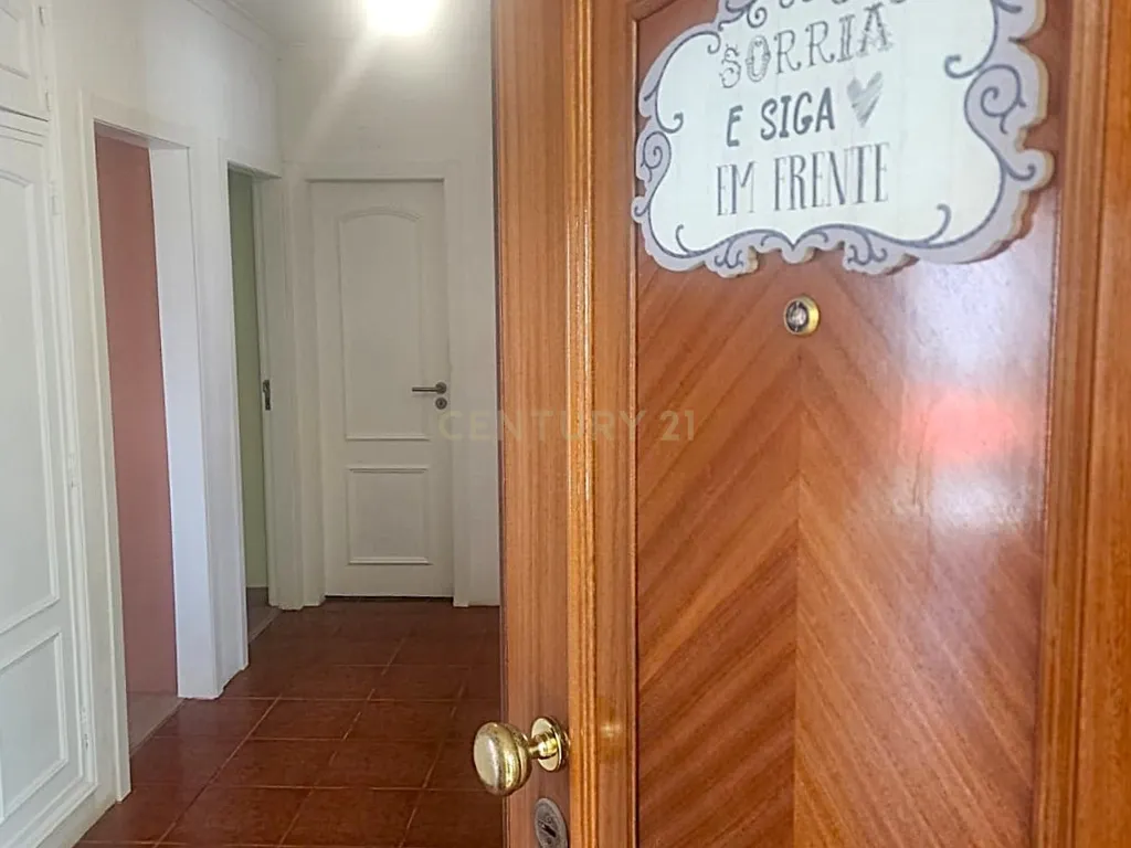 Apartamento T2 Mobilado | perto da NOVA FCT | Ideal para Professores e Investigadores. - Image 28
