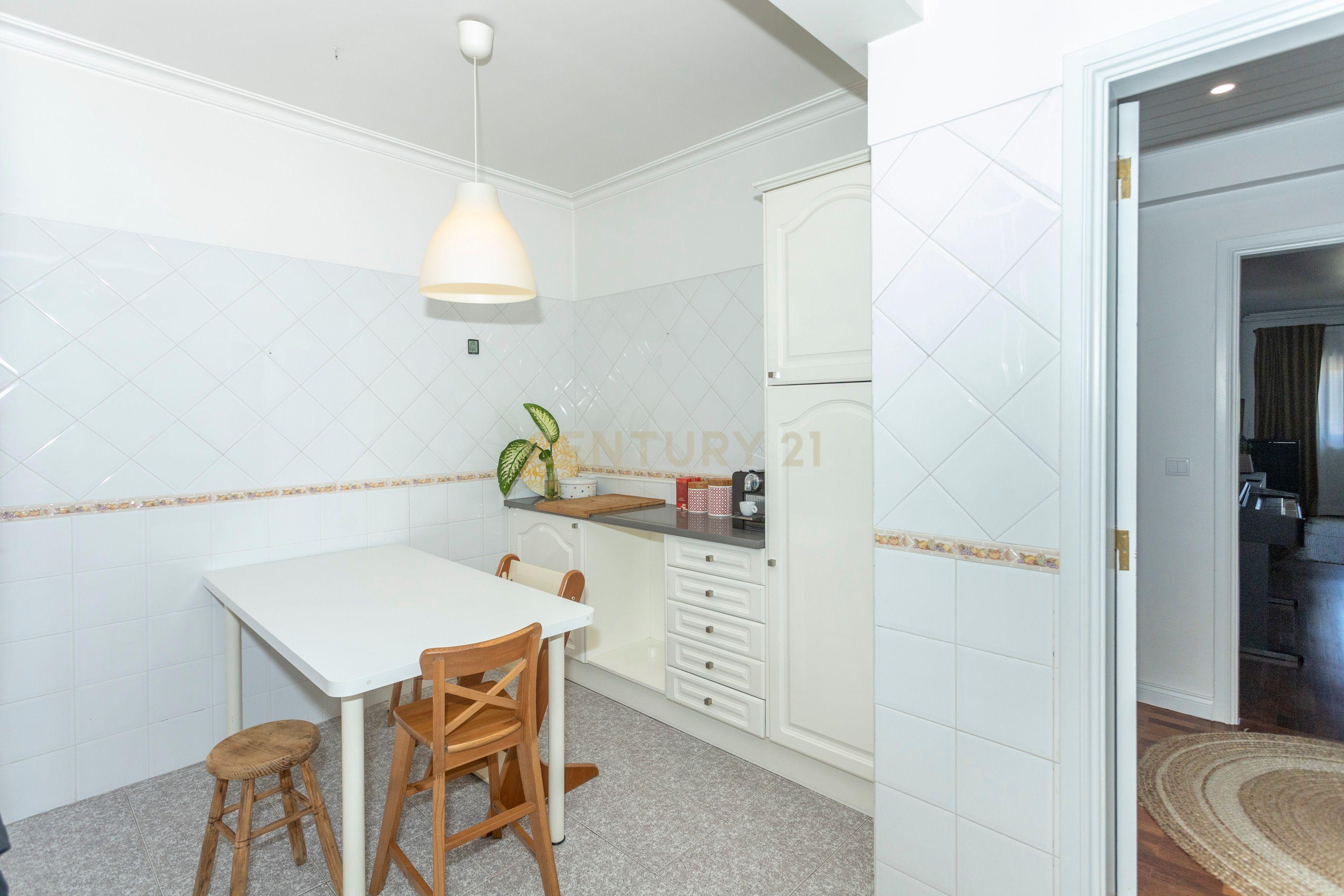 Apartamento T3 c/ Box - Centro de Torres Vedras - Image 6