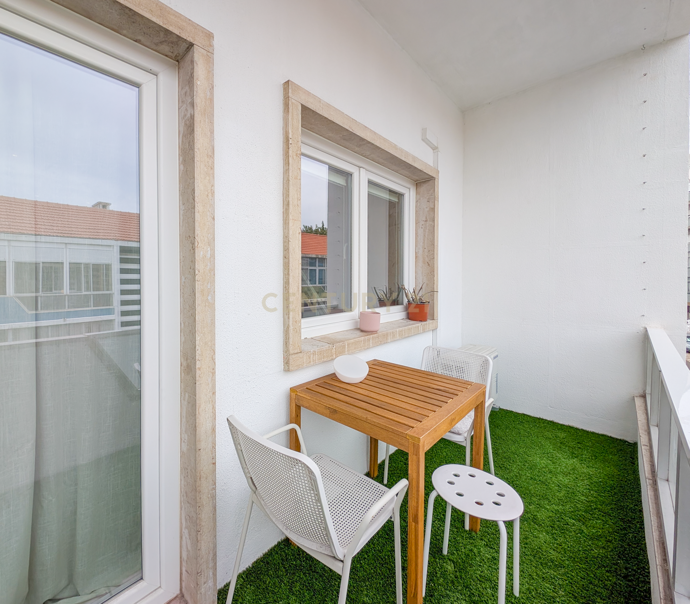 Fotografia 11 de Apartamento de 3+1 assoalhadas totalmente renovado. - 2 Varandas