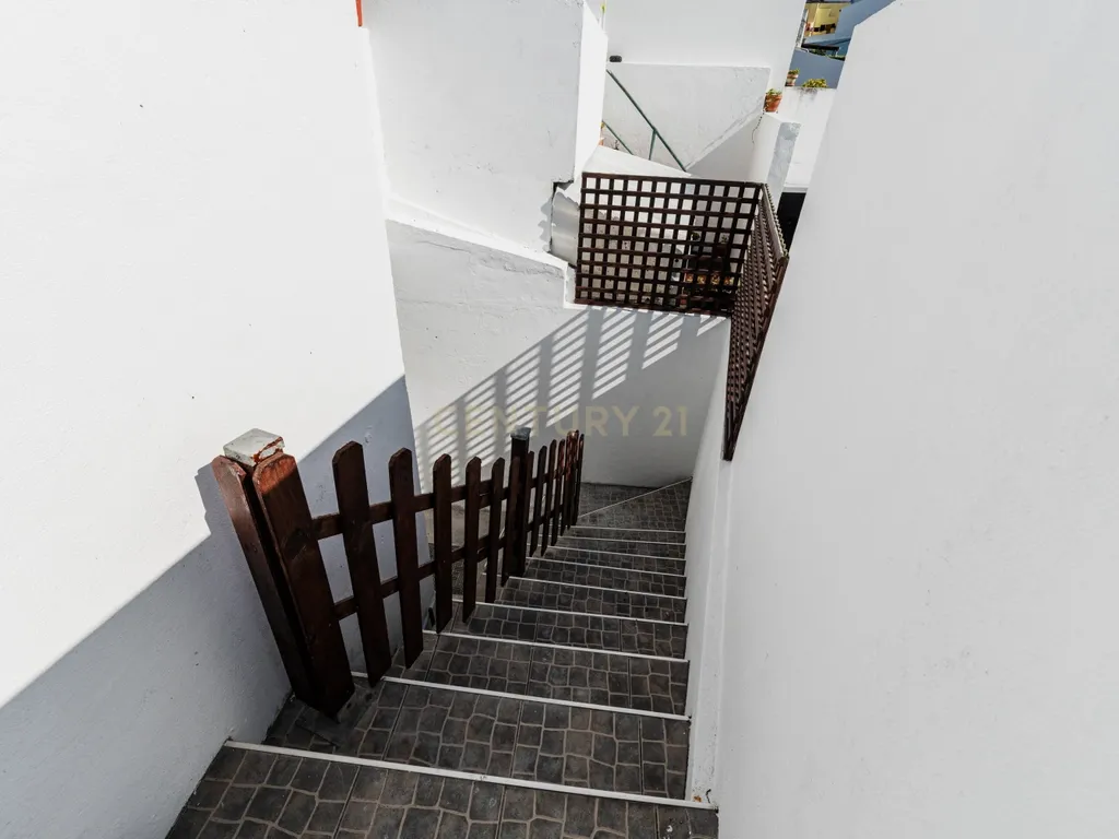 Moradia T3 com Terraço e Vista Mar em Santa Cruz, Lagoa - Image 16