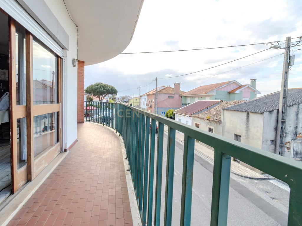 Moradia T3 + T1 + Espaço Comercial – Oportunidade Única no Centro da Vieira de Leiria - Image 36