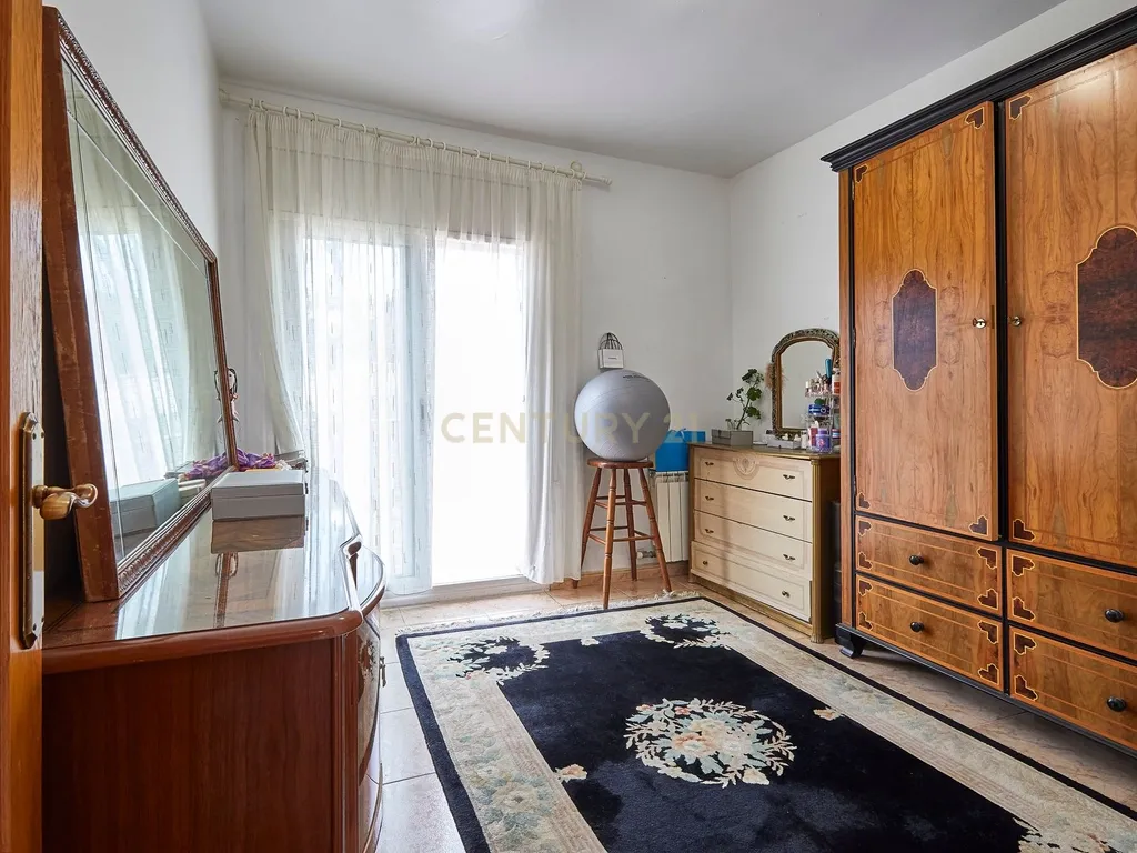 Moradia com vista para o mar e 3 habitações independentes em Canet de Mar - Image 21