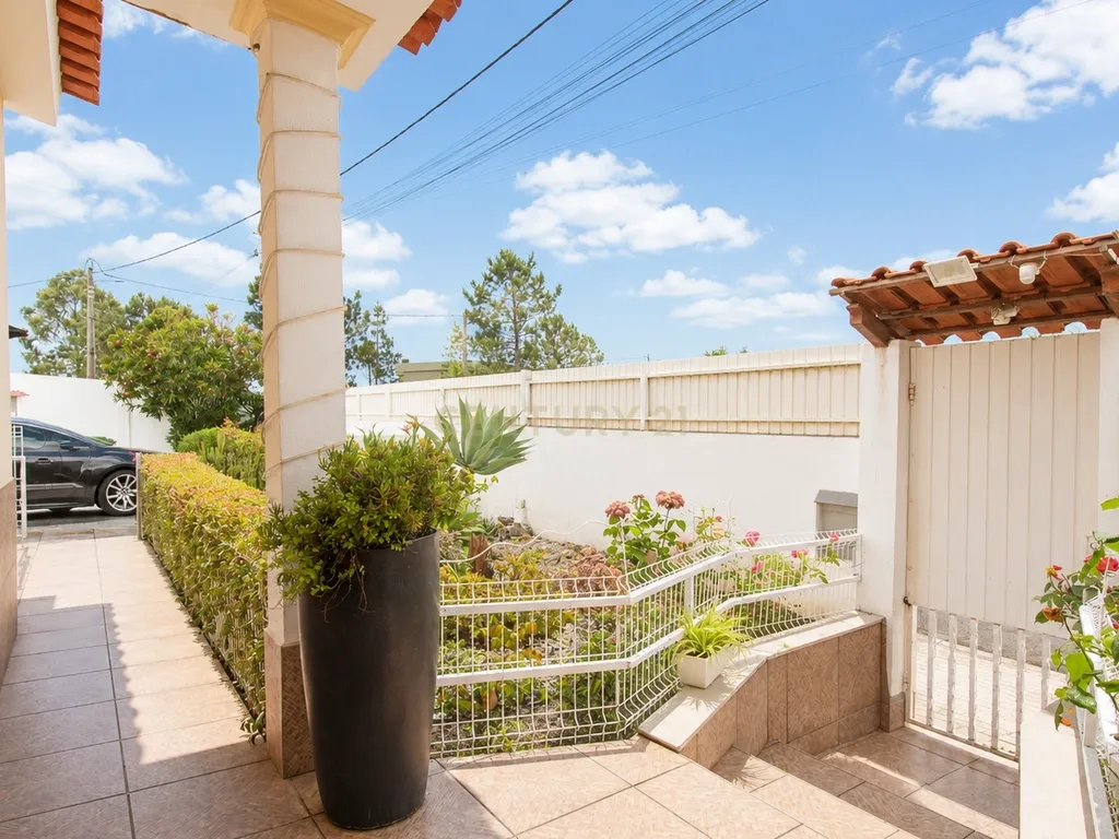 Moradia T3 em lote de 936m2 em Vila Alegre, Fernão Ferro - Image 63