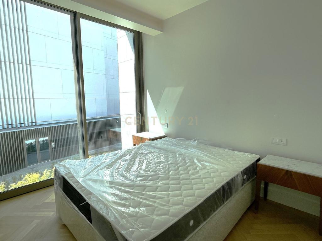 Moradia T3+1 em Cascais com Piscina Privada, Varandas e Jardim - Image 12