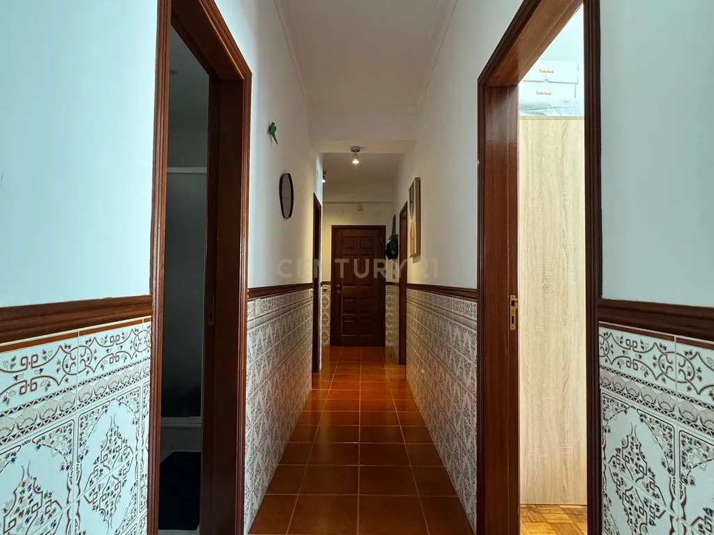 Apartamento T3 em Coimbra com Luz Natural e Acessibilidade - Image 14