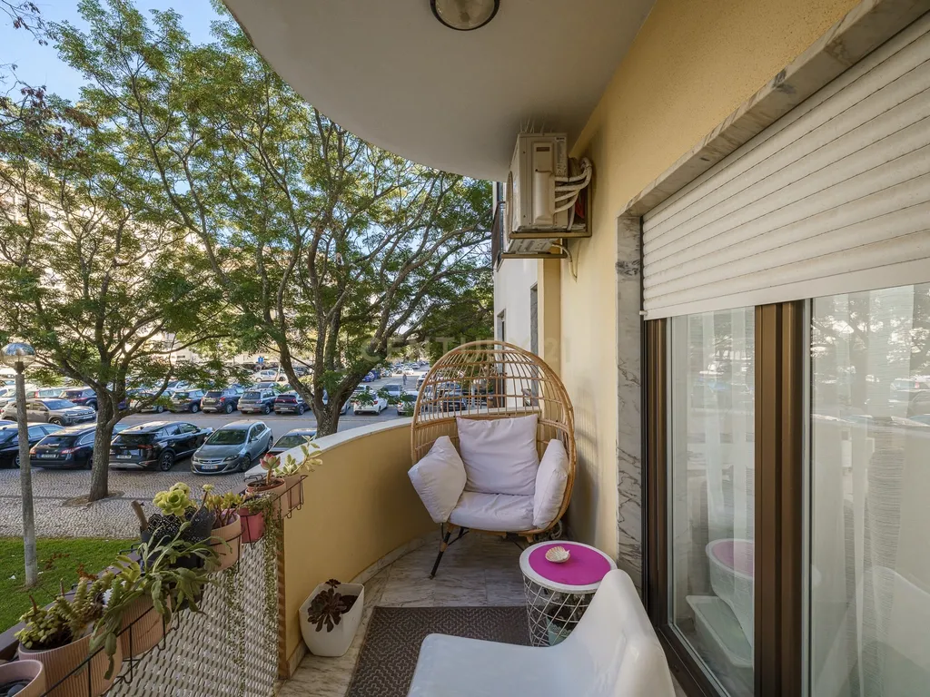 Apartamento T4 renovado | 175 m² | 3 varandas | Bairro do Liceu, Setúbal - Image 14