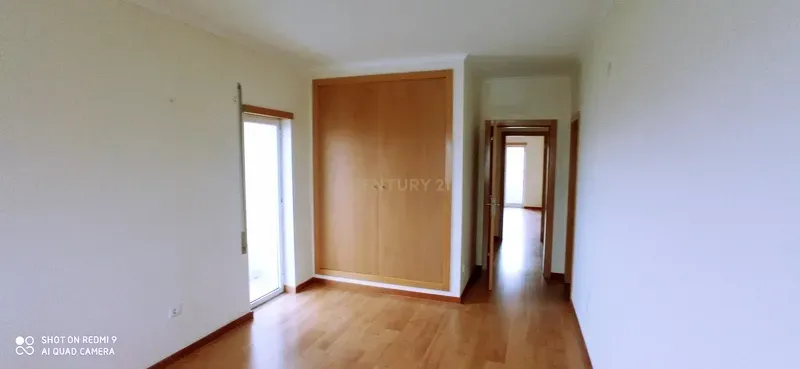 Apartamento T2 com arrecadação e lugar de garagem no Montijo. - Image 7