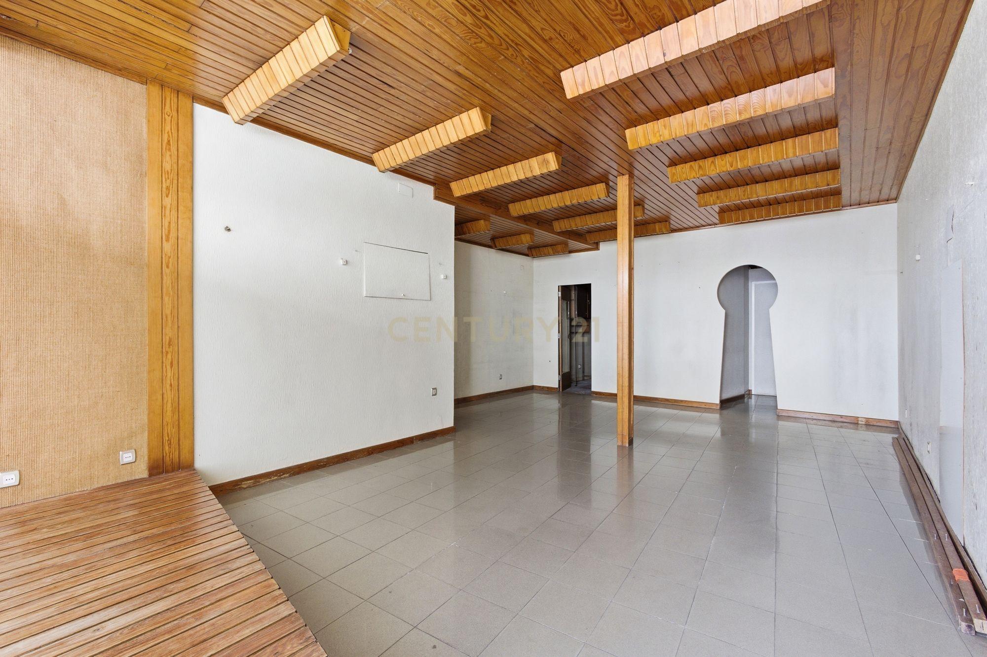 Fotografia 4 de Prédio em propriedade total com 3 pisos no centro de Vila Franca de Xira | Comércio e habitação