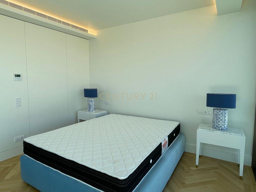 Moradia T3+1 em Cascais com Piscina Privada, Varandas e Jardim - Image 11