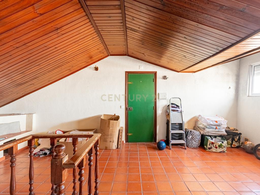 Apartamento T3 com Vista Panorâmica no Montijo - Image 18