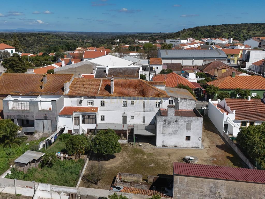 Moradia T6 com Jardim e Vista Panorâmica em Avis - Image 33