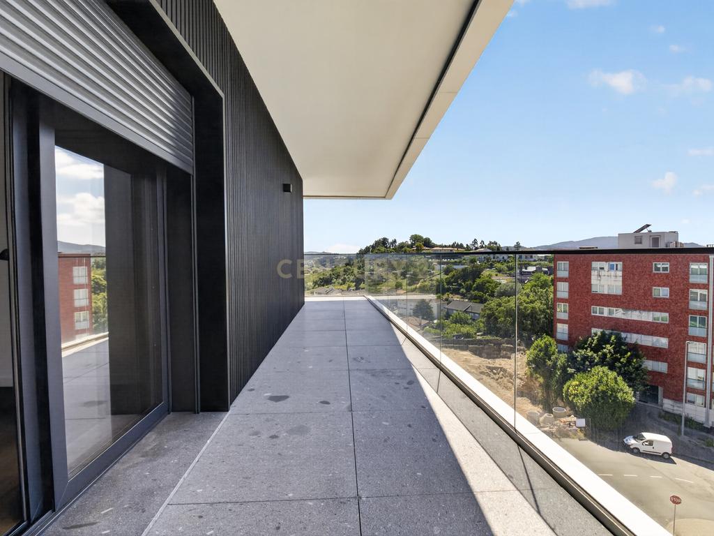 T3 Novo em Ferreiros, Braga | Suíte e 2 Quartos com Closet e Varanda Panorâmica - Image 18